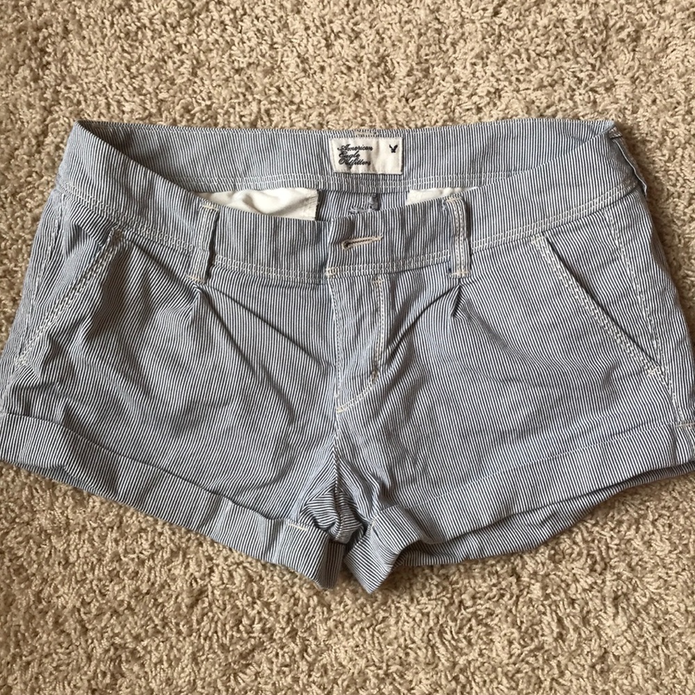 American Eagle blue and white striped shorts.sz 0